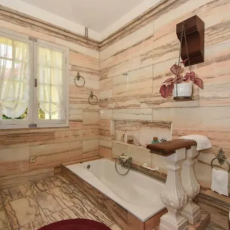 Charming House With Garden And Pool 乡村民宿 *