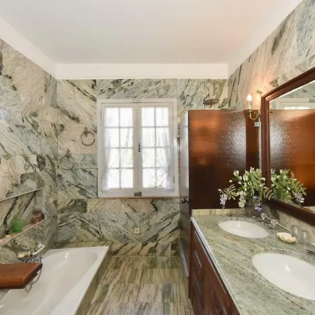 Charming House With Garden And Pool 乡村民宿